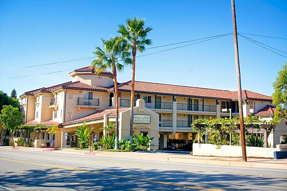 Lamplighter Inn & Suites