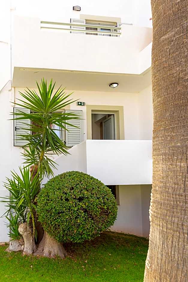 Angela Studios & Apartments