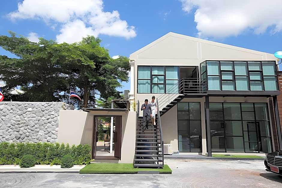 Natee The Riverfront Hotel Kanchanaburi