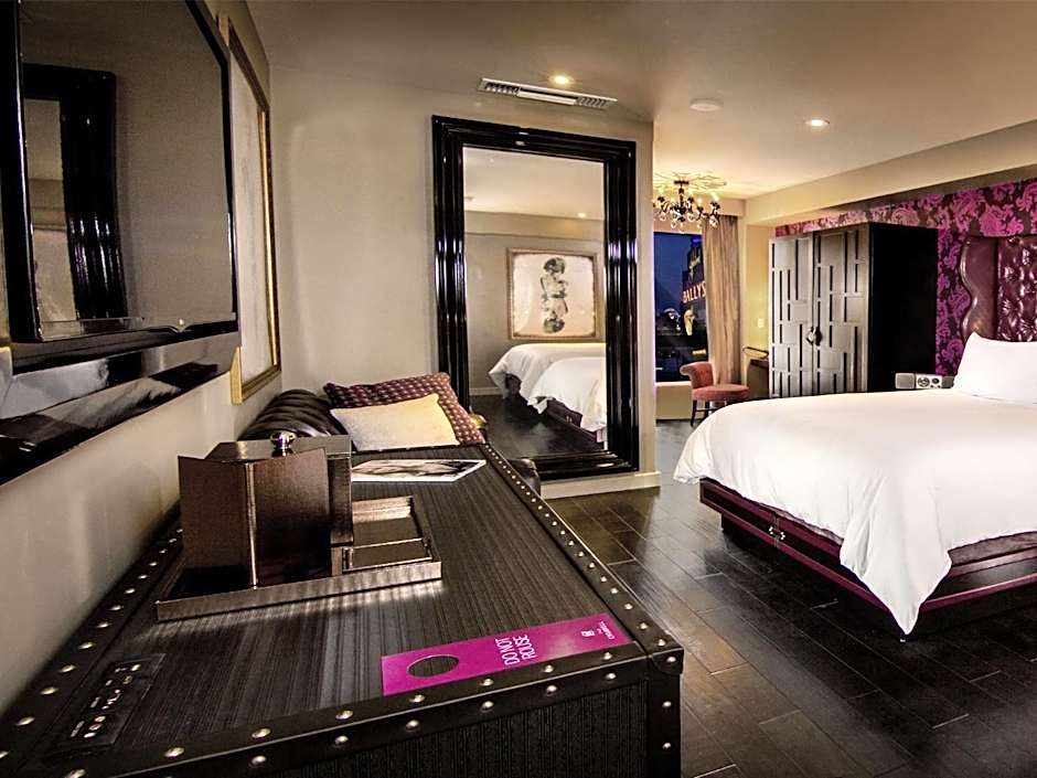 Photo 1 of 6 of Classic 2 Queen Beds