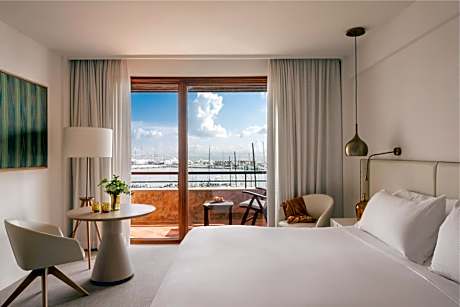 Red Level Supreme Room with Sea and Cathedral View