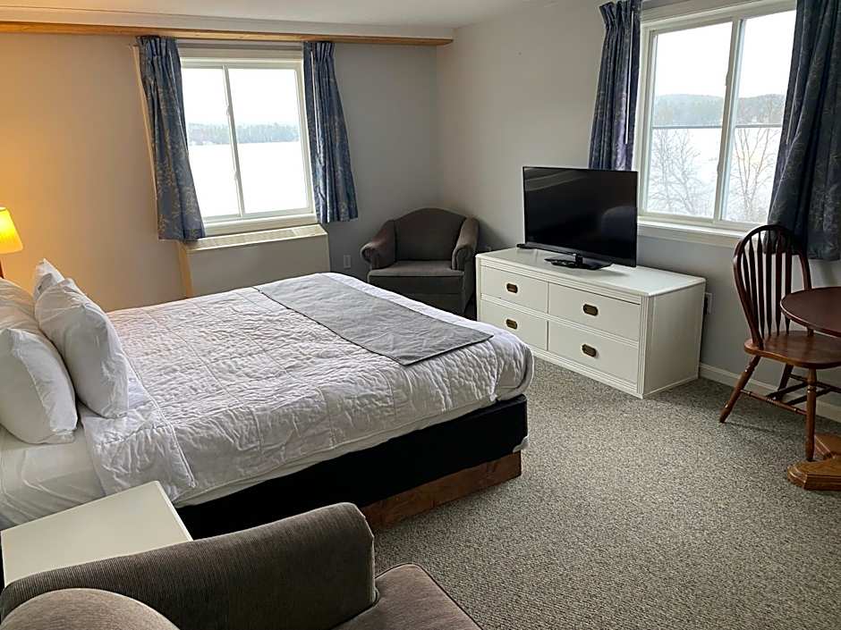 Winnisquam Lake Inn