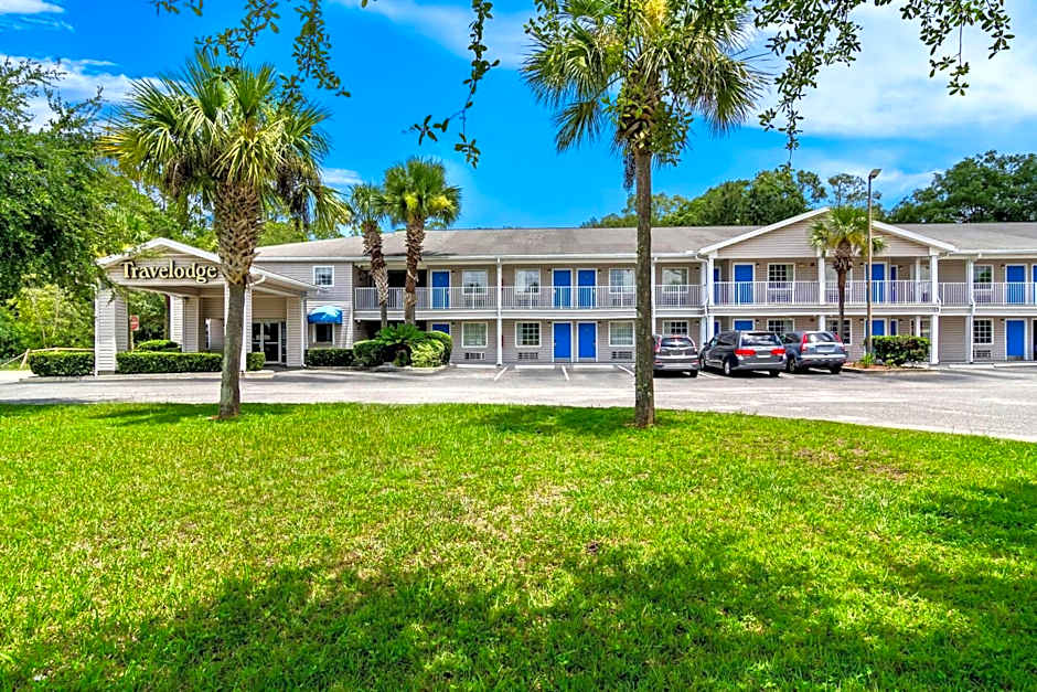 Travelodge Suites by Wyndham MacClenny