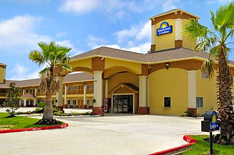 Days Inn by Wyndham Humble/Houston Intercontinental Airport