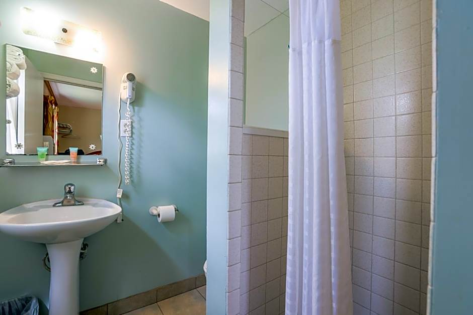 Relax Inn By OYO Natural Bridge I-81
