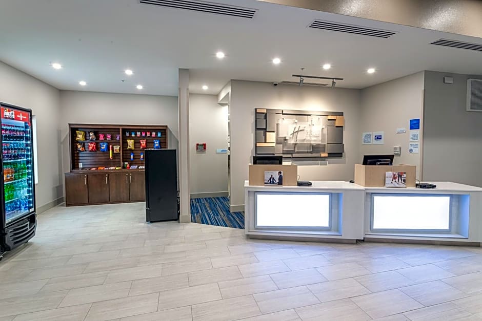 Holiday Inn Express & Suites - Columbus - Worthington, an IHG Hotel