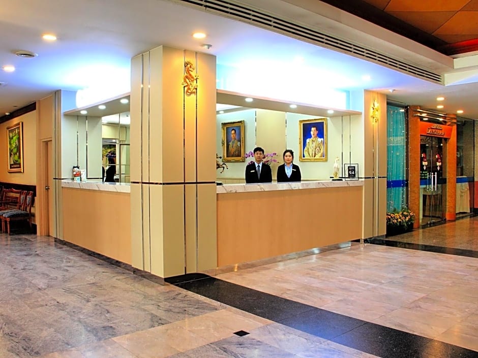 Summit Pavilion Hotel