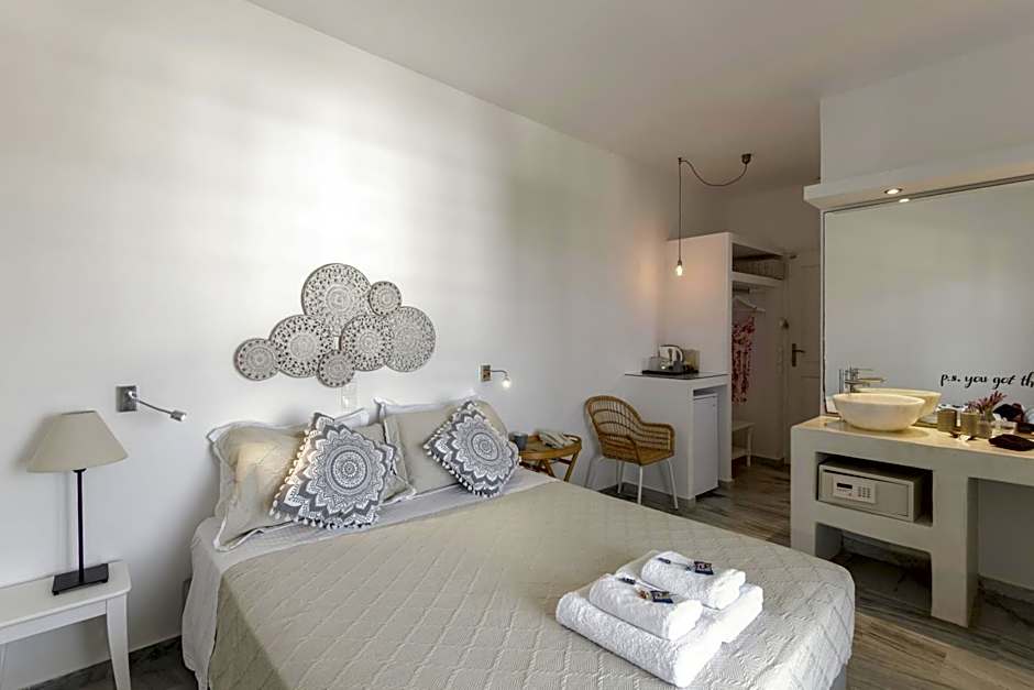 Margarita Studios Ambelas