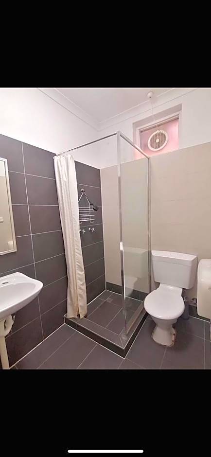 Wallaby Backpackers Hostel Perth - note - Valid passport required to check in -