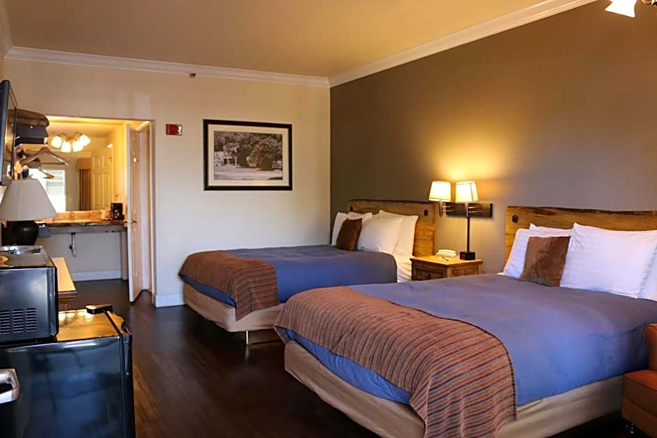 Photo 1 of 4 of 1 Queen Bed, Accessible, Pet-Friendly