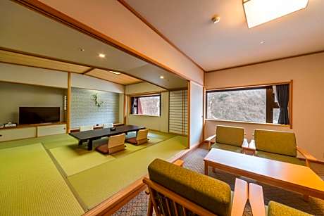 Japanese-Style Superior Family Room with River View