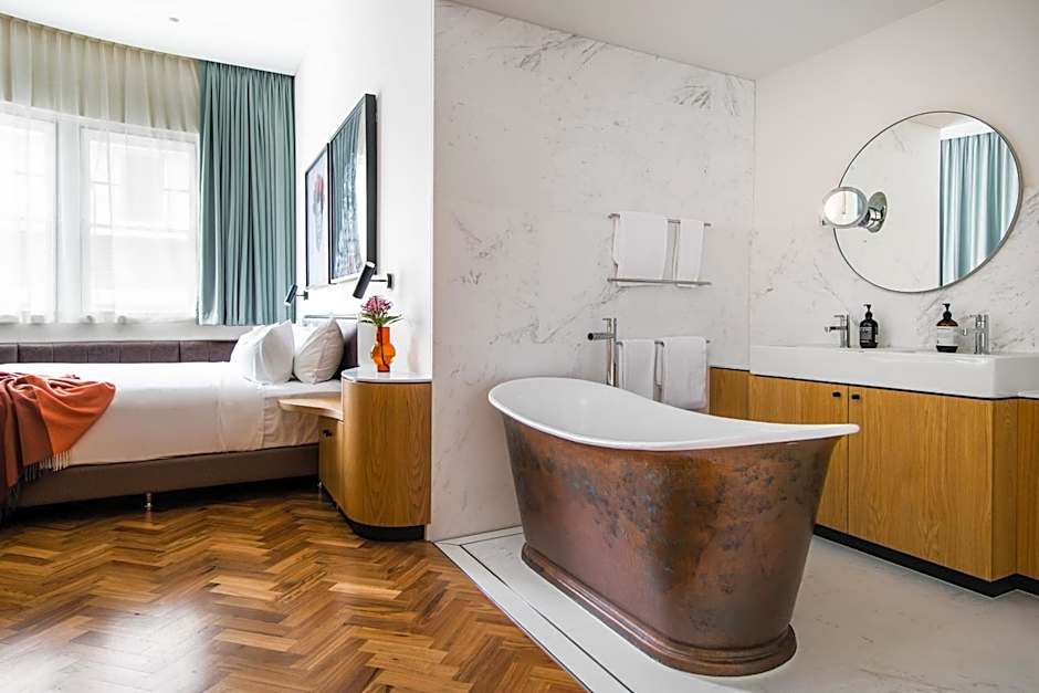 The Old Clare Hotel, a EVT Hotel  