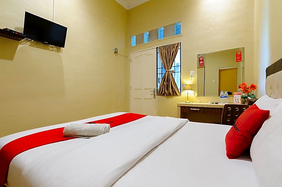 RedDoorz Plus near Universitas Sumatera Utara