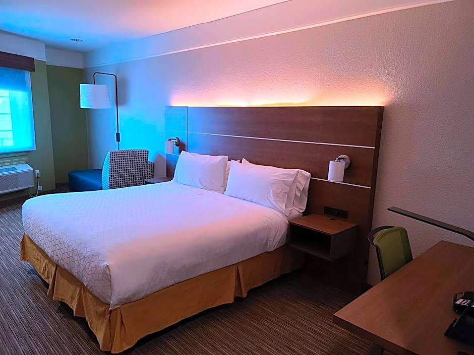 Holiday Inn Express & Suites Galveston West - Seawall