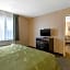 Quality Inn & Suites Des Moines - Merle Hay Road