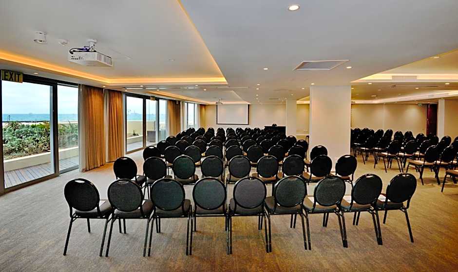 Lagoon Beach Hotel & Spa