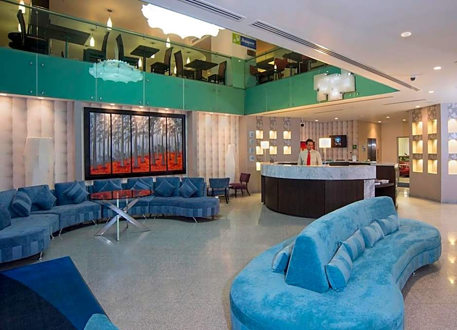 Holiday Inn Express & Suites Queretaro By IHG