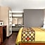 Super 8 by Wyndham Universal City