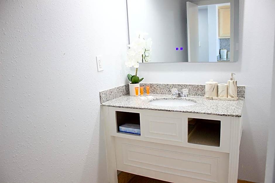 Sun & Sand Resort Oceanfront Suites