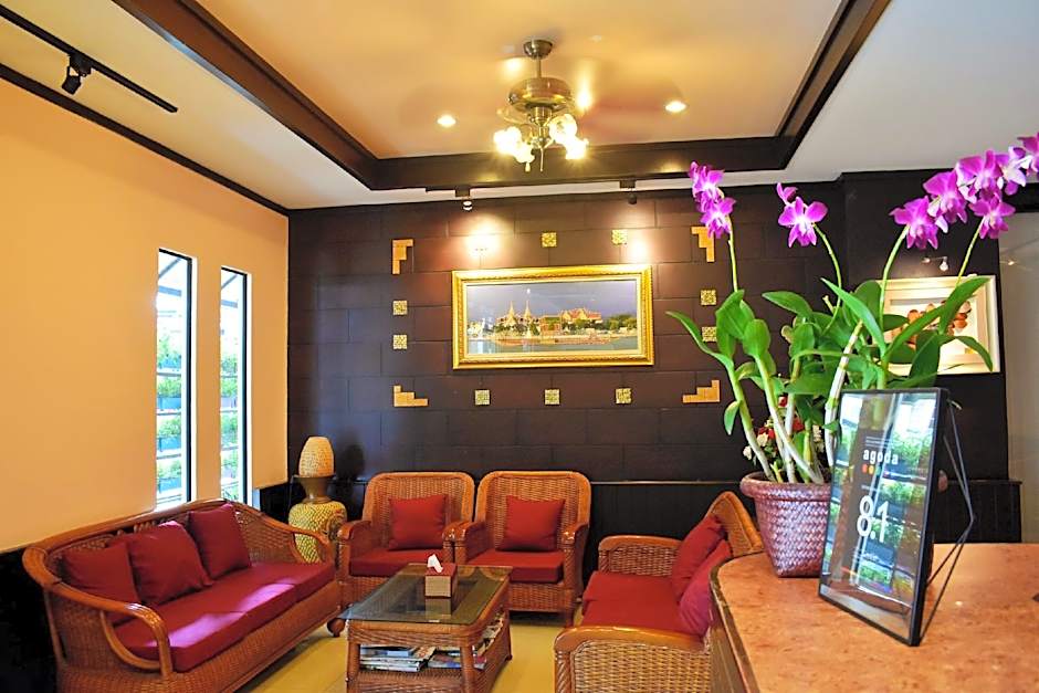 Outdoor Inn Kata Hotel