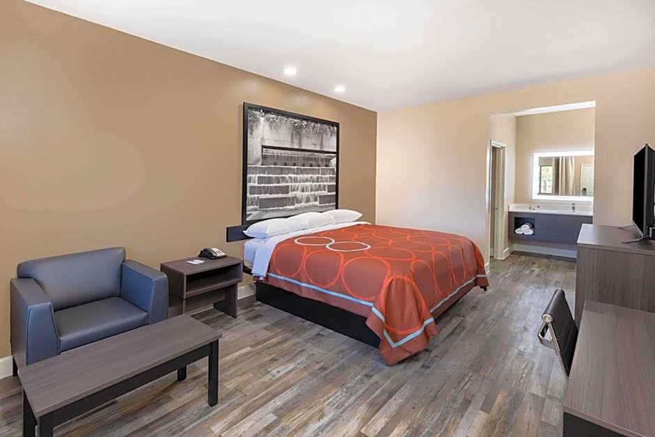 Super 8 by Wyndham Houston NW Beltway 8