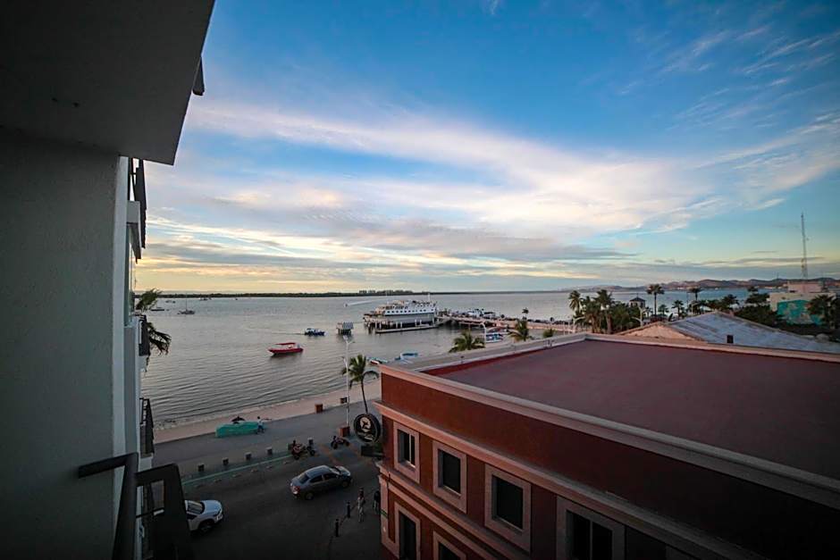 Seven Crown La Paz Malecon