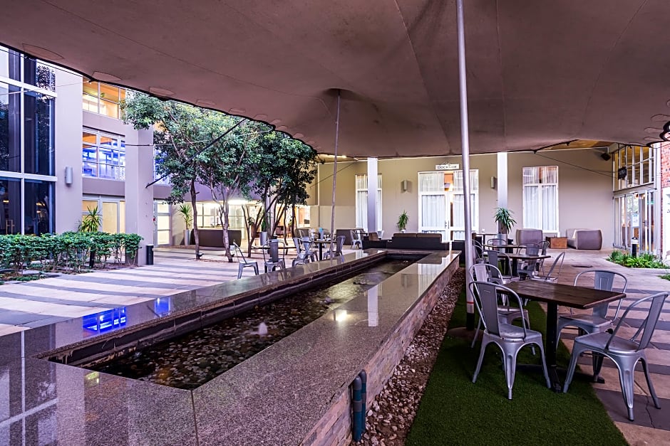 Waterfront Hotel by MISTY BLUE HOTELS