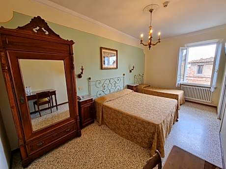 Triple Room with City View