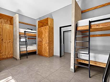 Single Bed in Mixed Dormitory Room