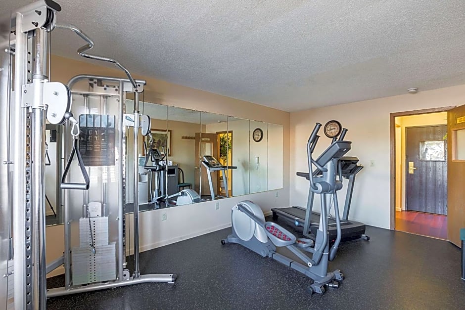 Quality Inn & Suites Holland