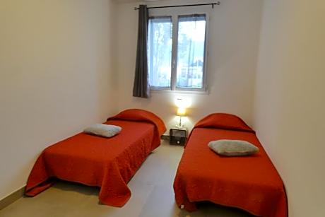 Two-Bedroom Apartment with Sea View - Upstairs(6 Adults)