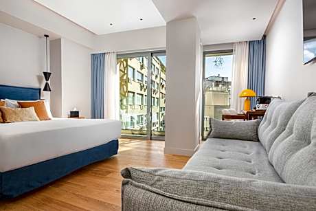 Premium Room with Balcony (Hotel)