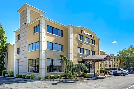 Comfort Inn Edgewater on Hudson River