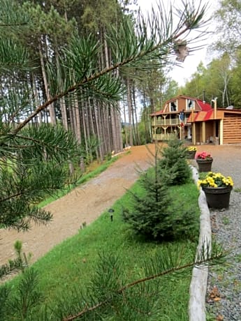 La maison sous les arbres
