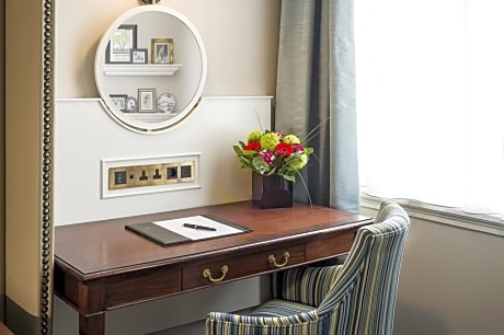 Luxury Room with Two Single Beds