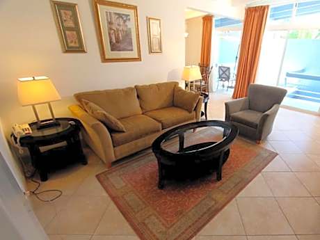 1 Bedroom Deluxe Suite