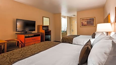 2 Queen Beds, Non-Smoking, Pet Friendly Room, Microwave And Refrigerator, Flat Screen Television, Hi