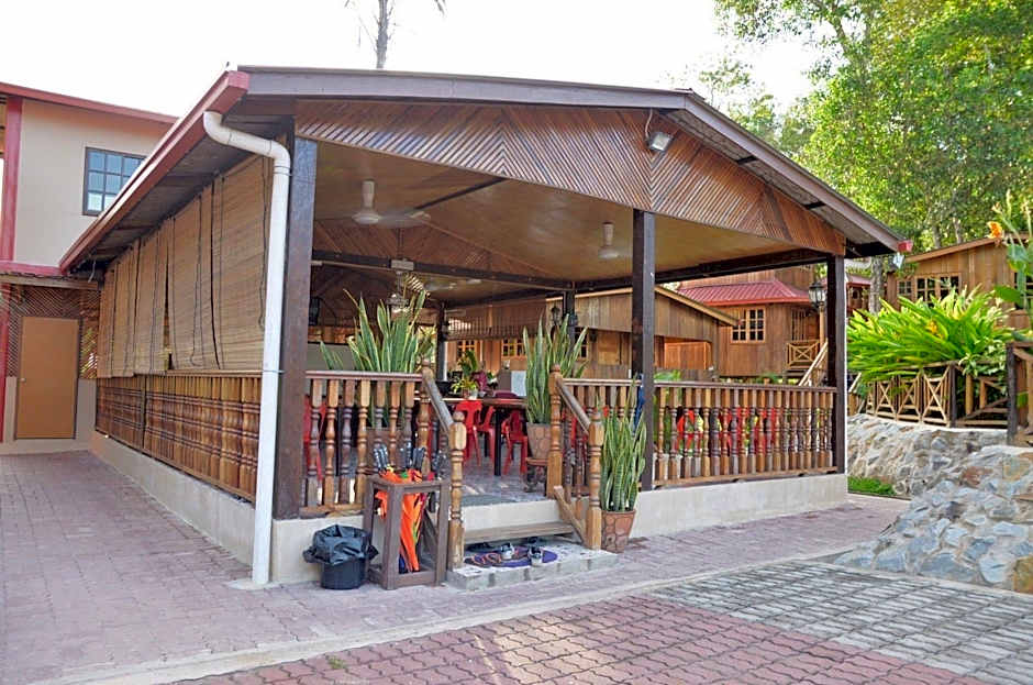 Borneo Tree House