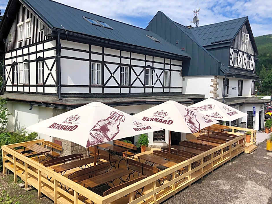 Lomnice Hotel & Restaurant