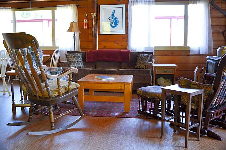 Alert Bay Lodge