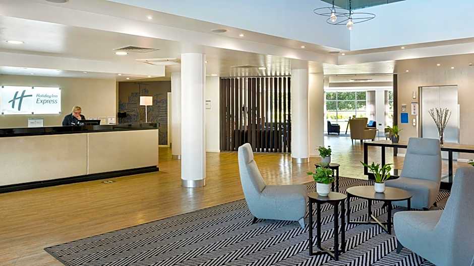 Holiday Inn Express Leigh - Sports Village By IHG