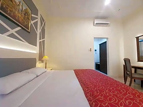 Deluxe Double Room (2 Adults + 1 Child)
