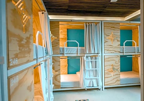 Bed in 6-Bed Mixed Dormitory Room