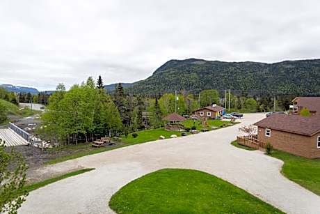 Middle Brook Cottages & Chalets