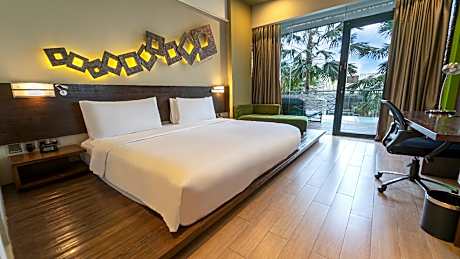 1 King Bed Deluxe Terrace Non-Smoking