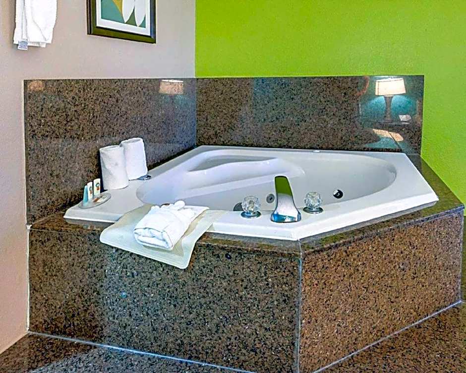 Quality Suites Sulphur – Sulphur, LA