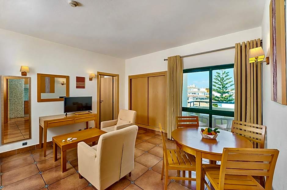 Oceanus Aparthotel
