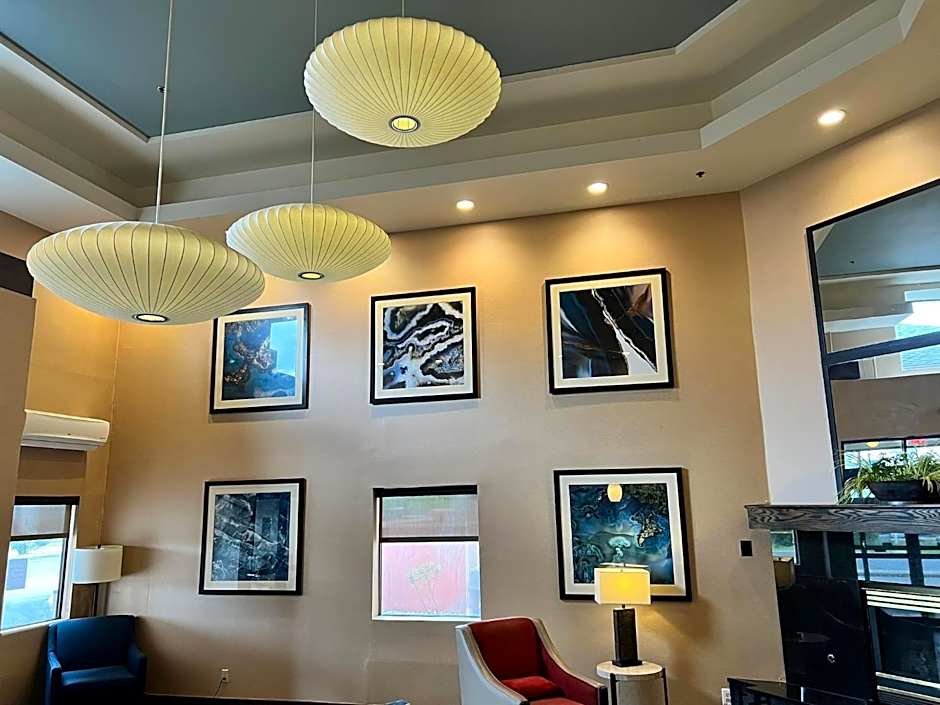 Comfort Suites Louisville East