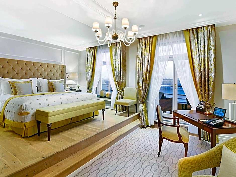 Fairmont Hotel Vier Jahreszeiten