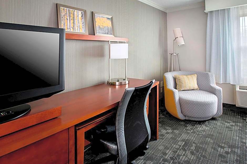 Sonesta Select Tinton Falls Eatontown